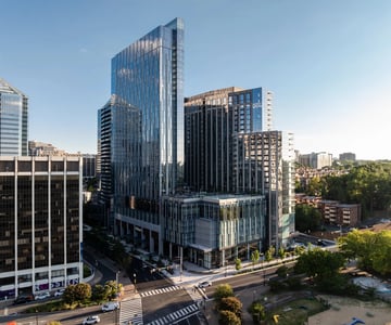 Hilton-Arlington-Rosslyn-The-Key-Exterior-1